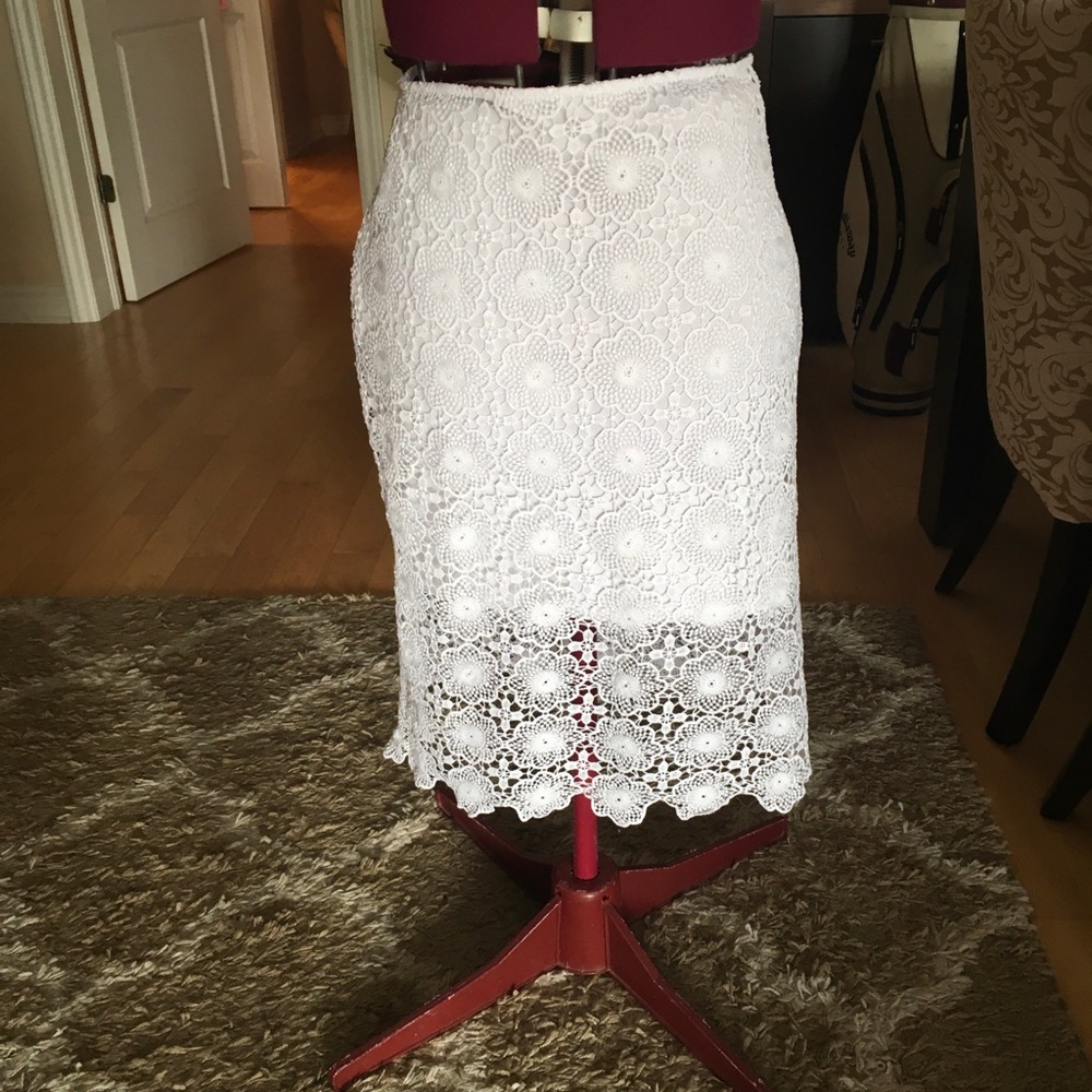 White lace skirt